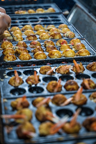 Japan-3-Takoyaki_2-by-Colotako.jpg