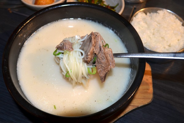 Korea-2-Ox-bone-soup-at-Myeong-dong.jpg