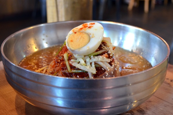 Korea-5-Mul-Naengmyeon-at-Joomak.jpg